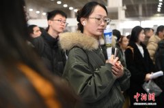 内蒙古青年春季招聘会 AI成求职“新帮手”